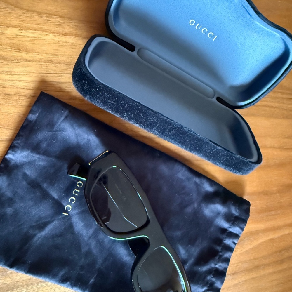 Gucci Black Sunglasses with Case and Pouch